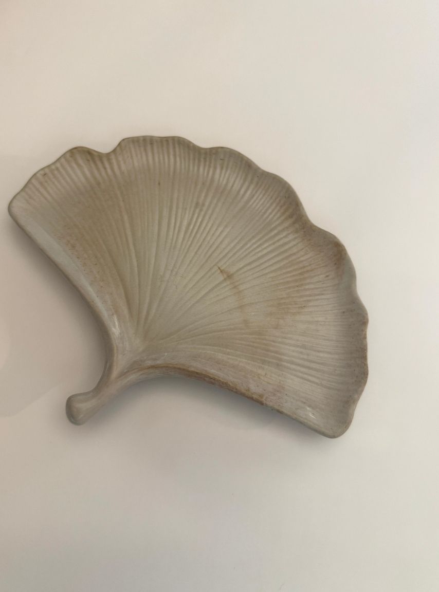 Ginkgo Leaf Tray - Light Brown