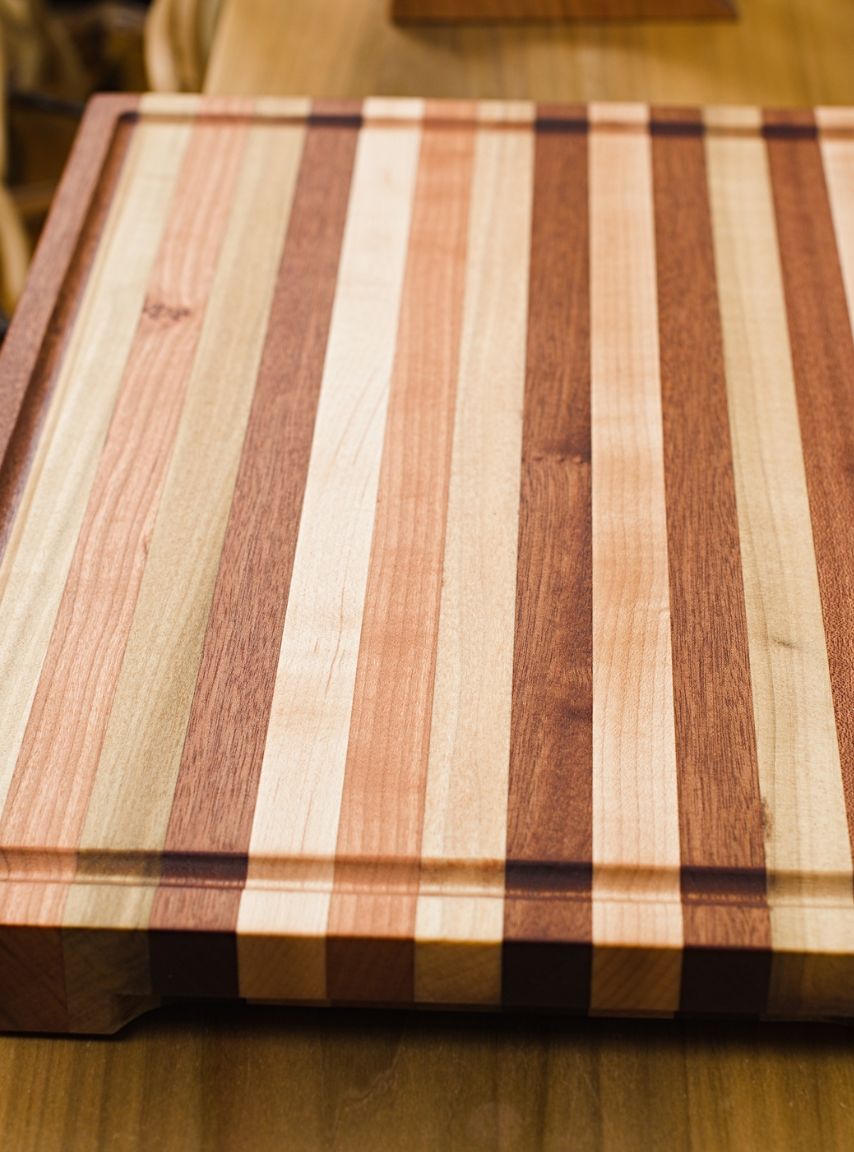Edge Grain Cutting Board - Maple, Mahogany W5