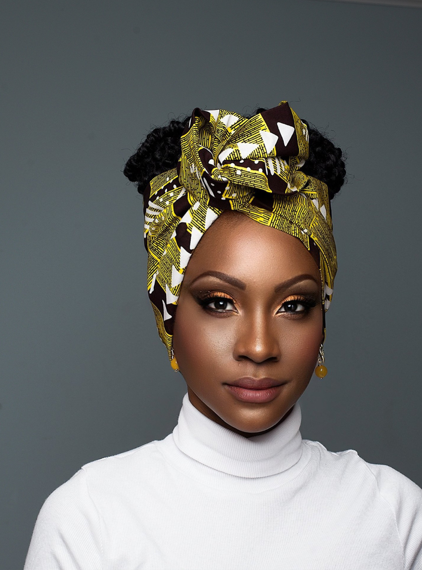 Wire headwrap in yellow brown and white. The wire headwrap is easy to put on and take off, making it a convenient and practical option for busy people who need a quick and hassle-free hairstyle solution.