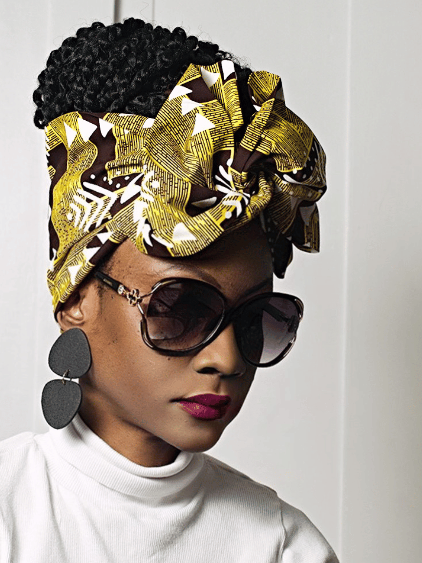 Wire headwrapin yellow brown and white. The wire headwrap is easy to put on and take off, making it a convenient and practical option for busy people who need a quick and hassle-free hairstyle solution.