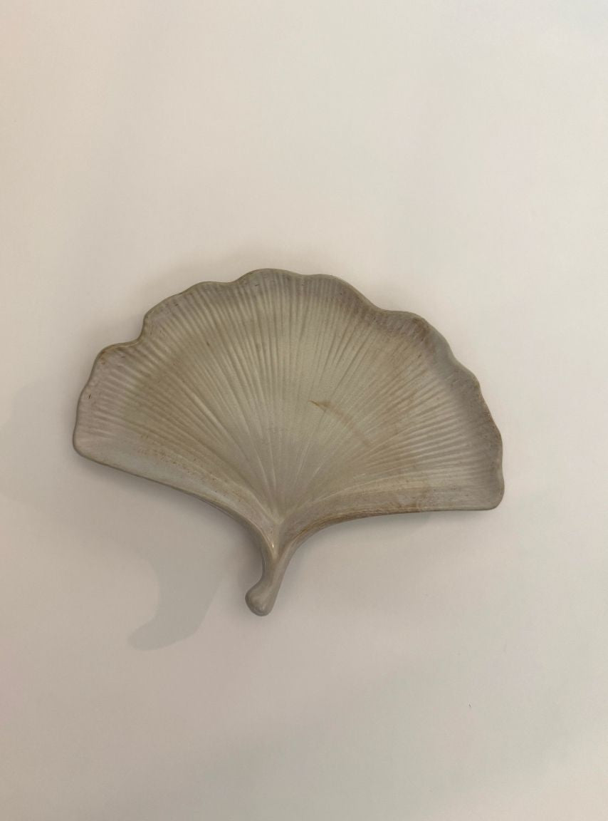 Ginkgo Leaf Tray - Light Brown