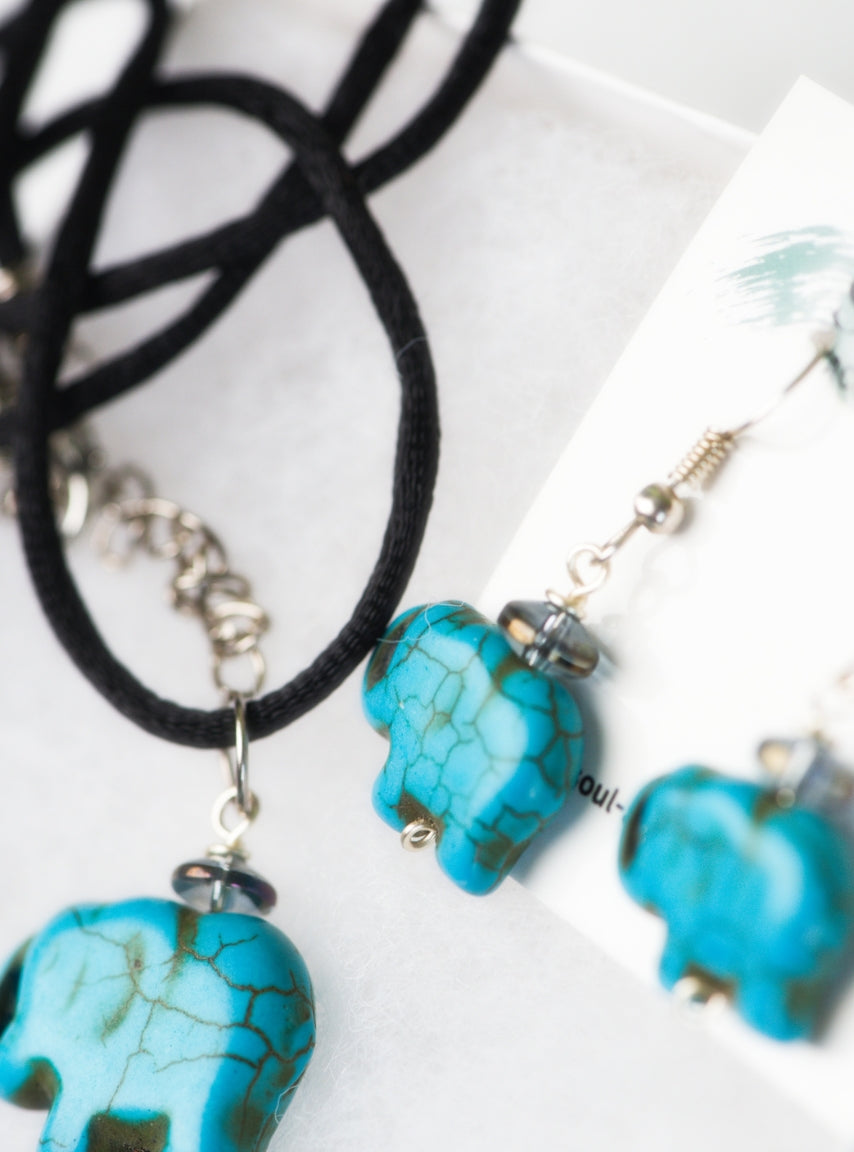 Elephanth Howlite Necklace and Earrings 2