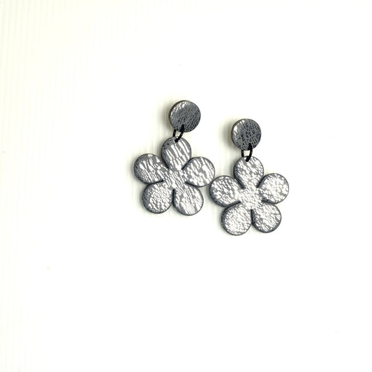 Clay Earrings Flowers in Gray and Silver