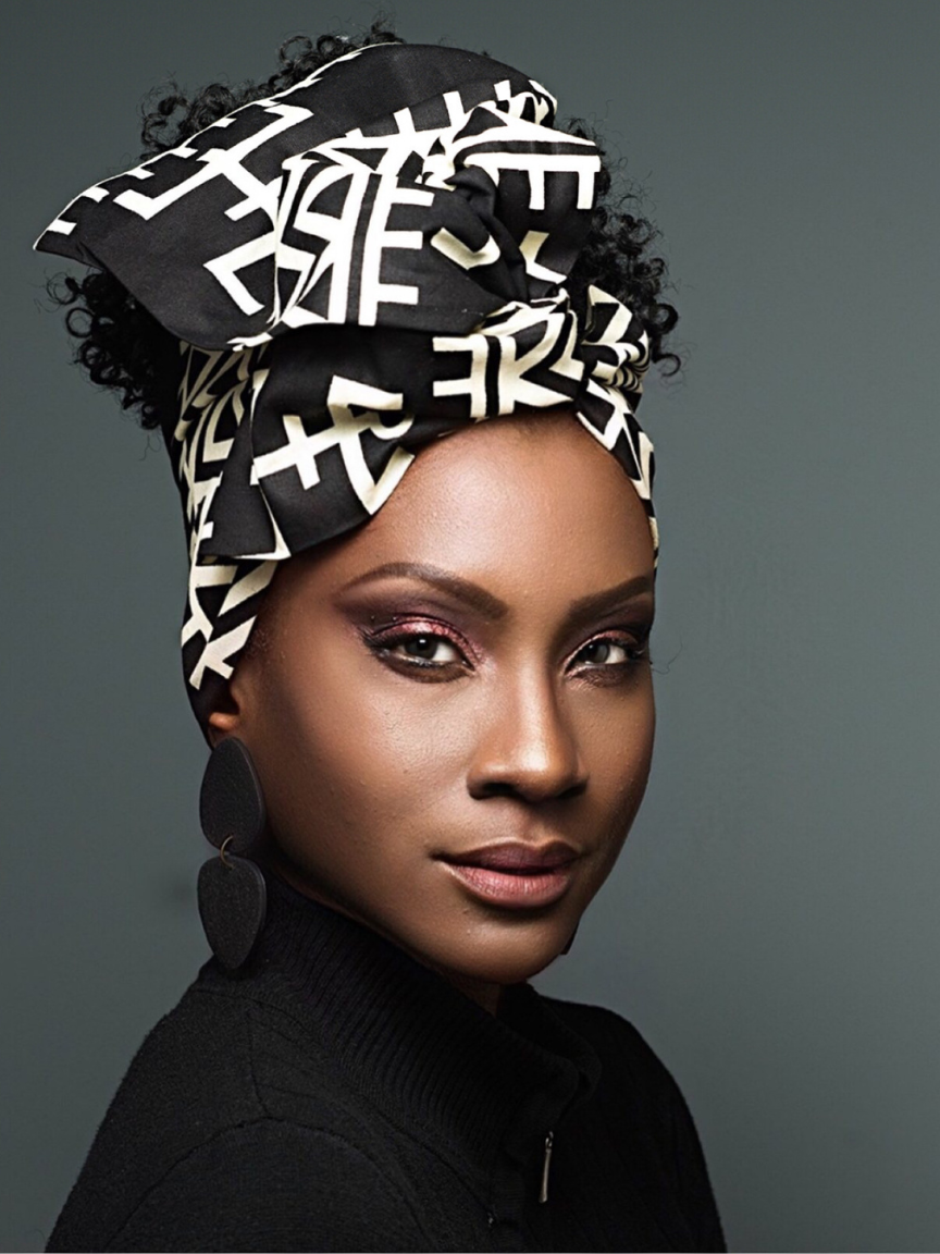 This wire headwrap is a true statement piece, blending the sophistication of black with the warmth of beige to create a head-turning accessory for any occasion.
