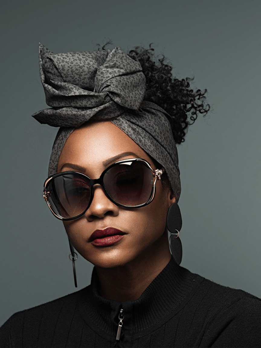 wire hair wrap in shade of grey. Easy to style your wire headwrap
