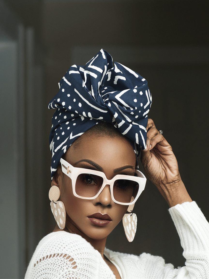 Wire headwrap in blue and white