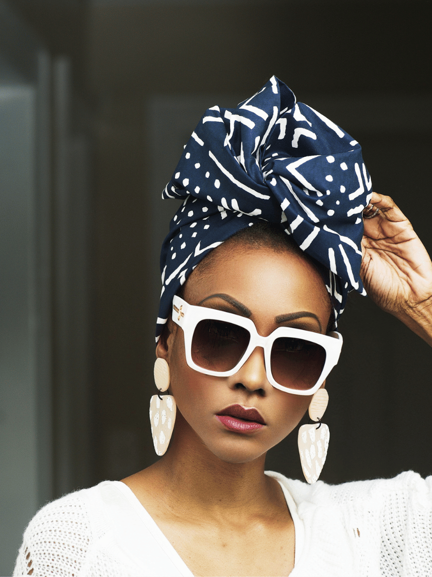 Wire headwrap in blue and white
